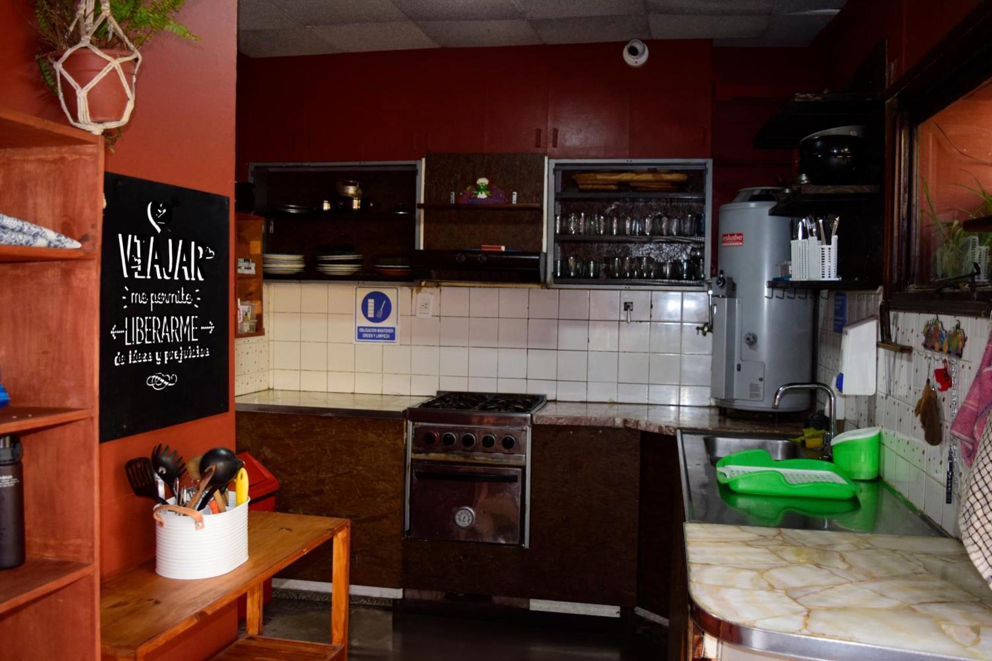 Hostel Estacion Мендоса Экстерьер фото